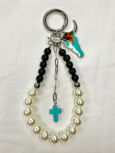 Load image into Gallery viewer, Skull and Pearl Bag Charm Keychain