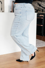 Load image into Gallery viewer, Judy Blue Brooke High Rise Control Top Vintage Wash Straight Jeans