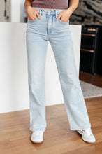 Load image into Gallery viewer, Judy Blue Brooke High Rise Control Top Vintage Wash Straight Jeans