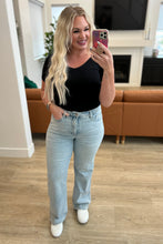 Load image into Gallery viewer, Judy Blue Brooke High Rise Control Top Vintage Wash Straight Jeans