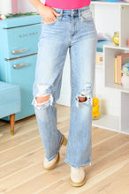 Load image into Gallery viewer, Judy Blue Rose High Rise 90's Straight Jeans in Light Wash