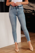 Load image into Gallery viewer, Judy Blue Sherry Mid Rise Release Waistband Detail Skinny