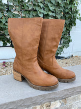 Load image into Gallery viewer, Tame Mid Calf Boots by Yellowbox