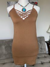 Load image into Gallery viewer, Seamless Criss Cross Front Cami - Women&#39;s
