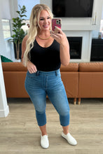 Load image into Gallery viewer, Judy Blue Emily High Rise Cool Denim Pull On Capri Jeans
