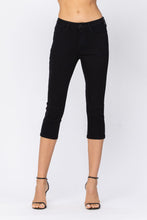 Load image into Gallery viewer, Judy Blue Mid Rise Black Capris - Women&#39;s
