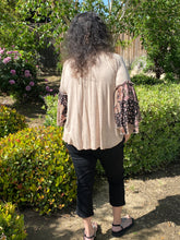 Load image into Gallery viewer, Judy Blue Mid Rise Black Capris - Women&#39;s
