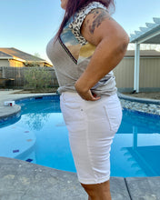 Load image into Gallery viewer, Wax Jeans White Bermuda Shorts - Women&#39;s
